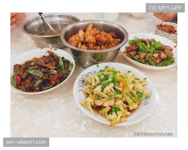 谌龙退役后顿顿吃有机菜,家里阿姨都比他年轻 谌龙退役后顿顿吃有机菜,家里阿姨都比他年轻